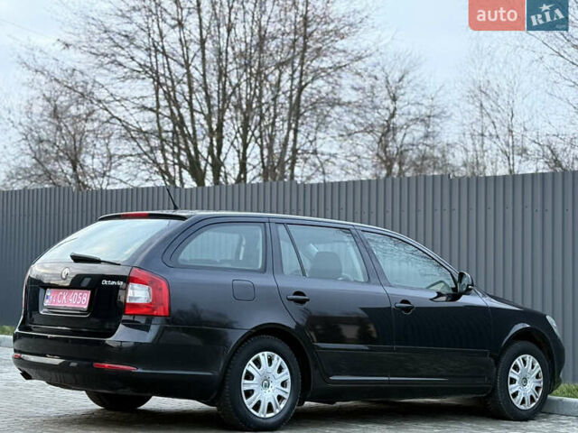 Черный Шкода Октавия, объемом двигателя 1.6 л и пробегом 202 тыс. км за 7490 $, фото 94 на Automoto.ua