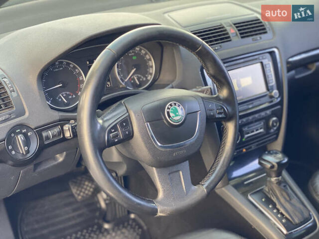 Черный Шкода Октавия, объемом двигателя 2 л и пробегом 320 тыс. км за 10000 $, фото 12 на Automoto.ua