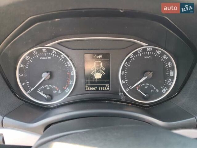 Черный Шкода Октавия, объемом двигателя 1.97 л и пробегом 280 тыс. км за 9200 $, фото 4 на Automoto.ua