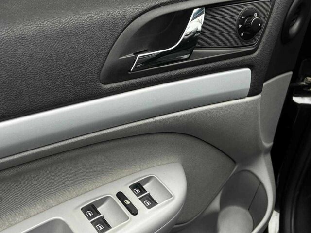 Черный Шкода Октавия, объемом двигателя 1.8 л и пробегом 188 тыс. км за 9200 $, фото 17 на Automoto.ua