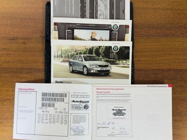 Чорний Шкода Октавія, об'ємом двигуна 2 л та пробігом 246 тис. км за 10850 $, фото 23 на Automoto.ua