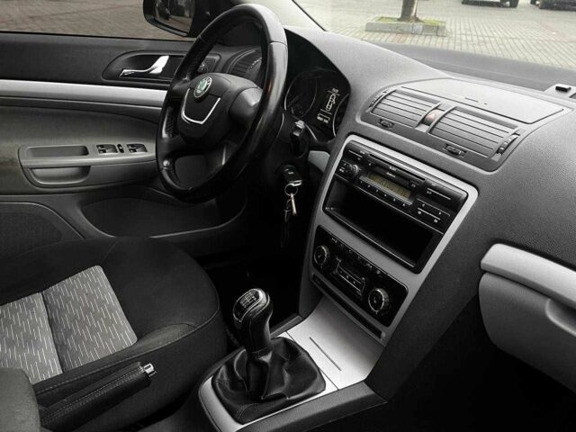 Черный Шкода Октавия, объемом двигателя 1.8 л и пробегом 188 тыс. км за 9200 $, фото 11 на Automoto.ua