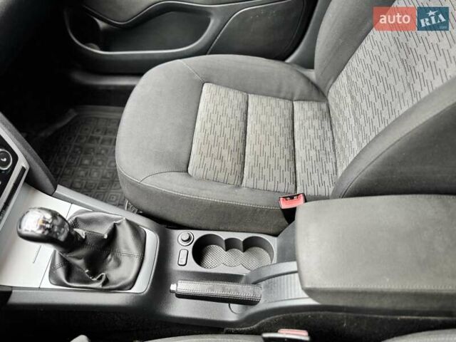 Черный Шкода Октавия, объемом двигателя 1.6 л и пробегом 305 тыс. км за 7600 $, фото 20 на Automoto.ua