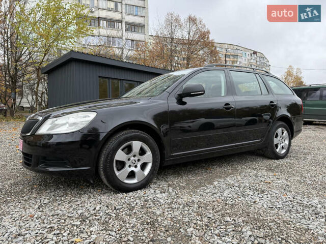 Черный Шкода Октавия, объемом двигателя 0 л и пробегом 167 тыс. км за 8100 $, фото 2 на Automoto.ua