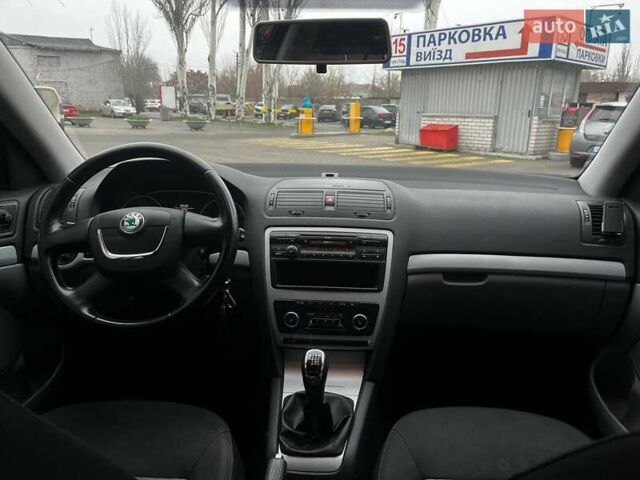 Черный Шкода Октавия, объемом двигателя 1.8 л и пробегом 188 тыс. км за 9200 $, фото 14 на Automoto.ua