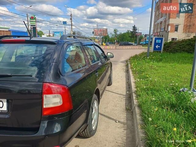 Черный Шкода Октавия, объемом двигателя 1.2 л и пробегом 247 тыс. км за 7200 $, фото 1 на Automoto.ua