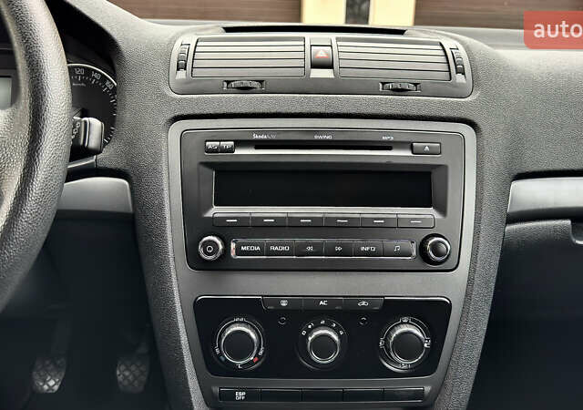 Чорний Шкода Октавія, об'ємом двигуна 1.6 л та пробігом 114 тис. км за 8299 $, фото 63 на Automoto.ua