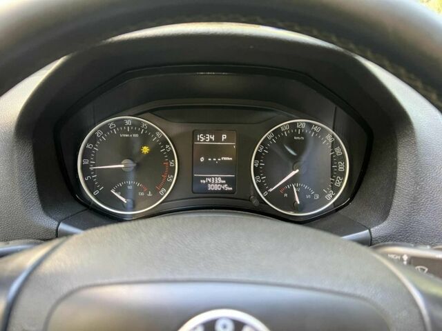 Черный Шкода Октавия, объемом двигателя 1.6 л и пробегом 307 тыс. км за 7000 $, фото 8 на Automoto.ua