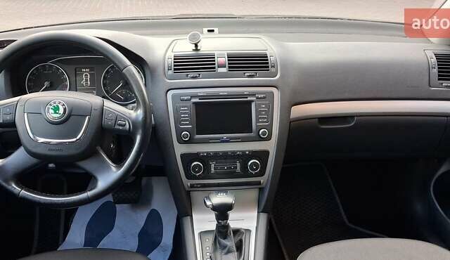 Черный Шкода Октавия, объемом двигателя 2 л и пробегом 296 тыс. км за 8500 $, фото 8 на Automoto.ua