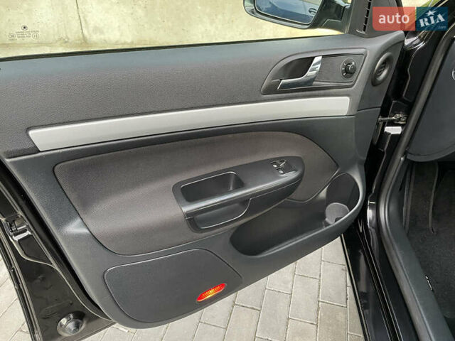 Чорний Шкода Октавія, об'ємом двигуна 1.6 л та пробігом 194 тис. км за 9399 $, фото 82 на Automoto.ua