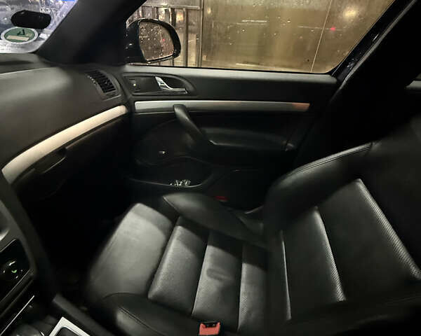 Черный Шкода Октавия, объемом двигателя 2 л и пробегом 330 тыс. км за 10500 $, фото 8 на Automoto.ua