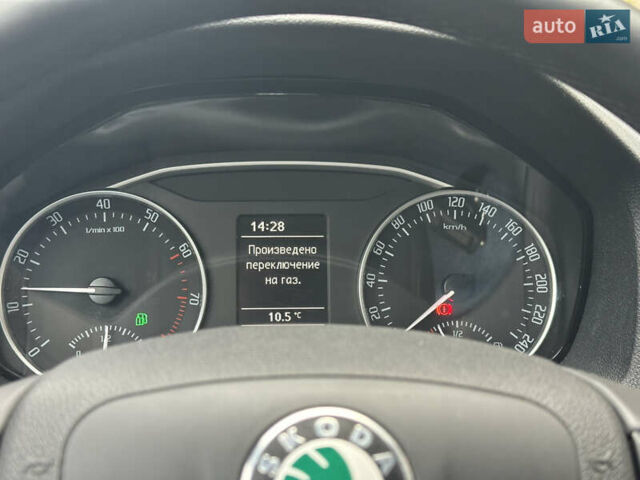 Черный Шкода Октавия, объемом двигателя 1.6 л и пробегом 157 тыс. км за 11390 $, фото 62 на Automoto.ua