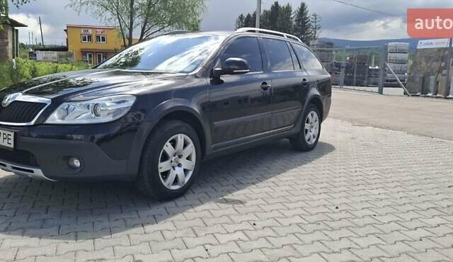 Черный Шкода Октавия, объемом двигателя 2 л и пробегом 267 тыс. км за 11400 $, фото 1 на Automoto.ua