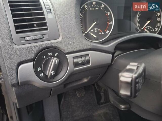Чорний Шкода Октавія, об'ємом двигуна 1.6 л та пробігом 221 тис. км за 8600 $, фото 52 на Automoto.ua