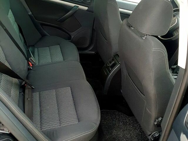 Черный Шкода Октавия, объемом двигателя 1.8 л и пробегом 184 тыс. км за 6600 $, фото 6 на Automoto.ua