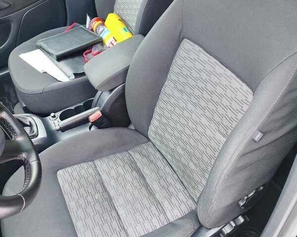 Черный Шкода Октавия, объемом двигателя 1.6 л и пробегом 247 тыс. км за 7200 $, фото 14 на Automoto.ua