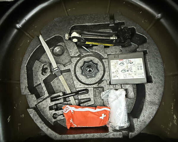 Черный Шкода Октавия, объемом двигателя 1.6 л и пробегом 260 тыс. км за 8700 $, фото 19 на Automoto.ua