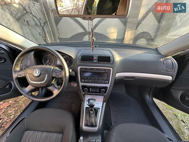 Черный Шкода Октавия, объемом двигателя 1.6 л и пробегом 200 тыс. км за 8800 $, фото 11 на Automoto.ua