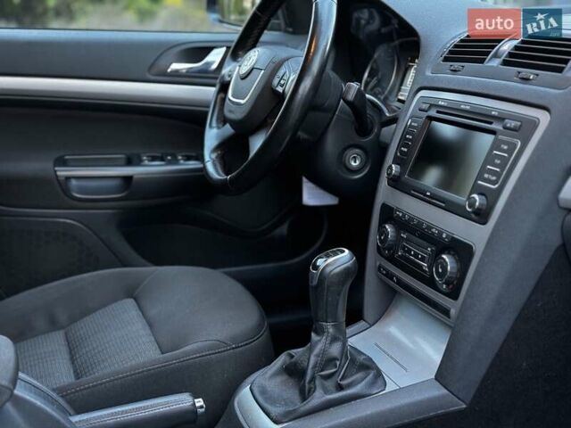 Шкода Октавия 2011 в Конотопе на Automoto.ua Черный Шкода Октавия, объемом двигателя 1.8 л и пробегом 197 тыс. км за 8600 $, фото 21 на Automoto.ua