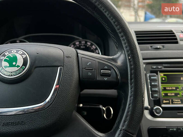 Черный Шкода Октавия, объемом двигателя 1.2 л и пробегом 239 тыс. км за 6999 $, фото 11 на Automoto.ua