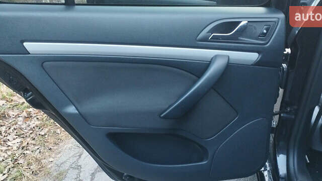 Черный Шкода Октавия, объемом двигателя 1.4 л и пробегом 231 тыс. км за 6999 $, фото 5 на Automoto.ua