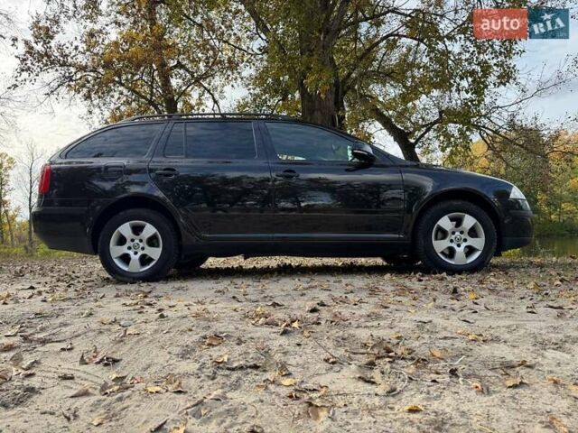 Шкода Октавия 2011 в Полтаве на Automoto.ua Черный Шкода Октавия, объемом двигателя 1.6 л и пробегом 220 тыс. км за 7600 $, фото 35 на Automoto.ua