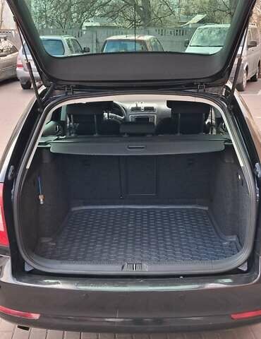 Черный Шкода Октавия, объемом двигателя 2 л и пробегом 296 тыс. км за 8500 $, фото 7 на Automoto.ua