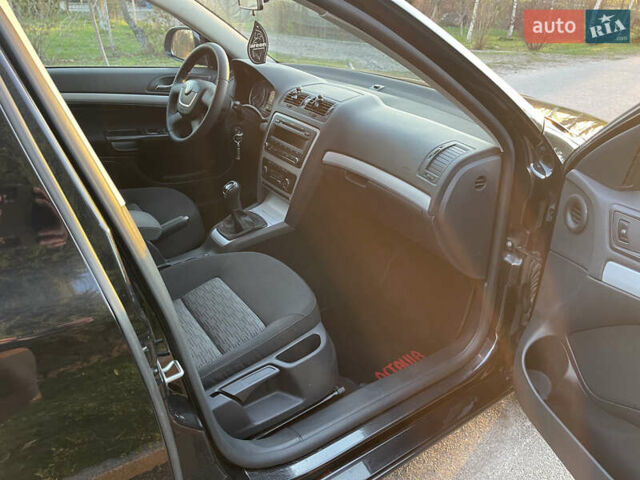 Чорний Шкода Октавія, об'ємом двигуна 1.8 л та пробігом 172 тис. км за 8300 $, фото 23 на Automoto.ua