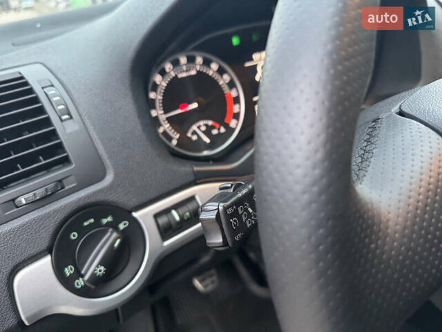 Шкода Октавия 2011 в Ровно на Automoto.ua Черный Шкода Октавия, объемом двигателя 1.97 л и пробегом 280 тыс. км за 9750 $, фото 35 на Automoto.ua