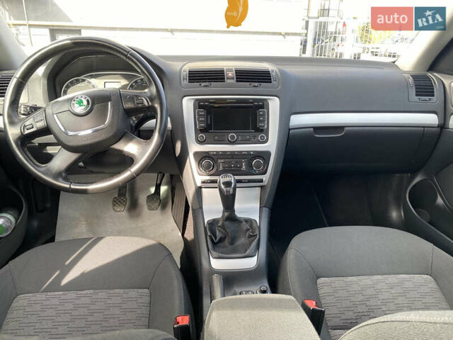 Чорний Шкода Октавія, об'ємом двигуна 1.6 л та пробігом 255 тис. км за 8700 $, фото 13 на Automoto.ua