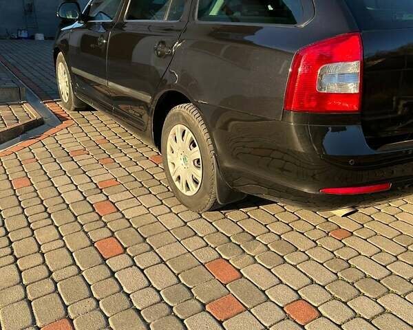 Черный Шкода Октавия, объемом двигателя 1.6 л и пробегом 260 тыс. км за 7900 $, фото 3 на Automoto.ua