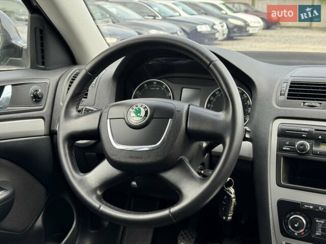 Чорний Шкода Октавія, об'ємом двигуна 1.8 л та пробігом 248 тис. км за 8200 $, фото 17 на Automoto.ua