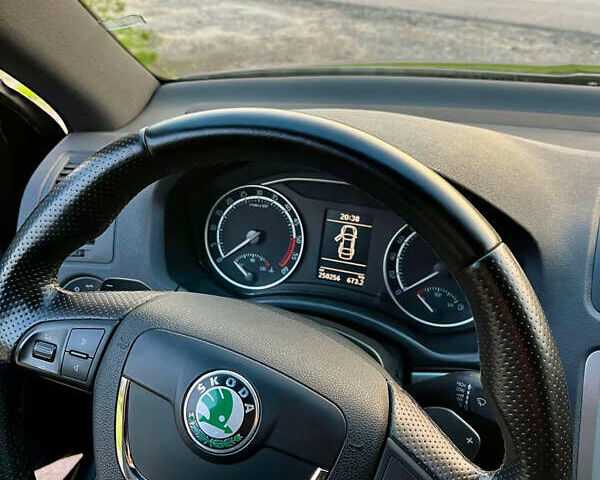 Шкода Октавия 2011 в Чернигове на Automoto.ua Черный Шкода Октавия, объемом двигателя 2 л и пробегом 257 тыс. км за 12900 $, фото 31 на Automoto.ua