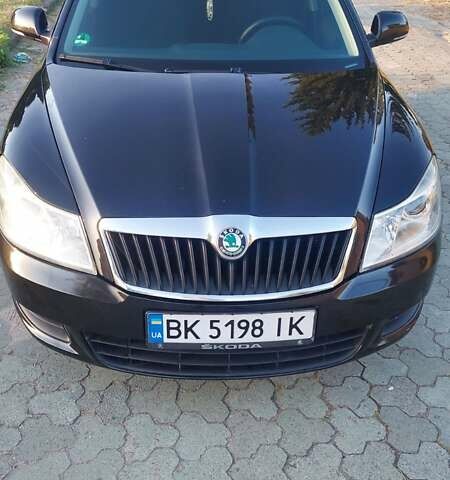 Чорний Шкода Октавія, об'ємом двигуна 1.6 л та пробігом 317 тис. км за 8104 $, фото 7 на Automoto.ua