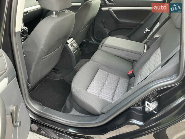 Чорний Шкода Октавія, об'ємом двигуна 1.6 л та пробігом 194 тис. км за 9399 $, фото 79 на Automoto.ua