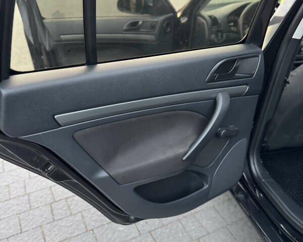 Чорний Шкода Октавія, об'ємом двигуна 1.6 л та пробігом 273 тис. км за 7600 $, фото 23 на Automoto.ua