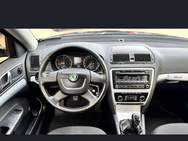 Черный Шкода Октавия, объемом двигателя 1.8 л и пробегом 187 тыс. км за 8700 $, фото 11 на Automoto.ua