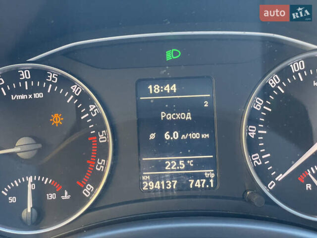 Черный Шкода Октавия, объемом двигателя 1.6 л и пробегом 294 тыс. км за 8250 $, фото 57 на Automoto.ua