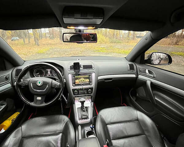 Черный Шкода Октавия, объемом двигателя 2 л и пробегом 228 тыс. км за 10000 $, фото 23 на Automoto.ua