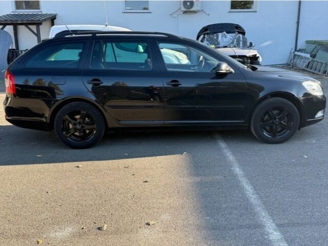 Черный Шкода Октавия, объемом двигателя 0 л и пробегом 178 тыс. км за 7000 $, фото 2 на Automoto.ua