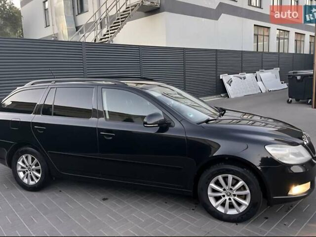 Шкода Октавия 2011 в Черкассах на Automoto.ua Черный Шкода Октавия, объемом двигателя 1.97 л и пробегом 278 тыс. км за 8900 $, фото 6 на Automoto.ua