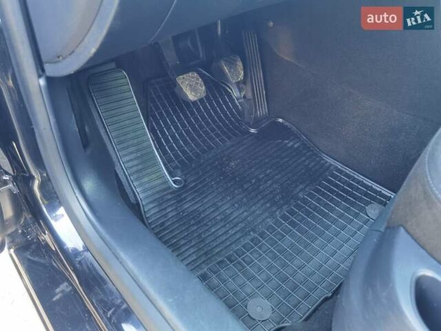 Черный Шкода Октавия, объемом двигателя 2 л и пробегом 178 тыс. км за 10250 $, фото 43 на Automoto.ua