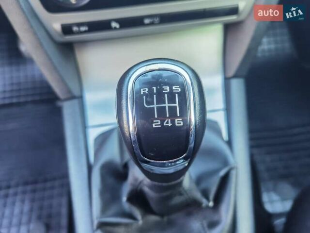 Черный Шкода Октавия, объемом двигателя 2 л и пробегом 178 тыс. км за 10250 $, фото 49 на Automoto.ua