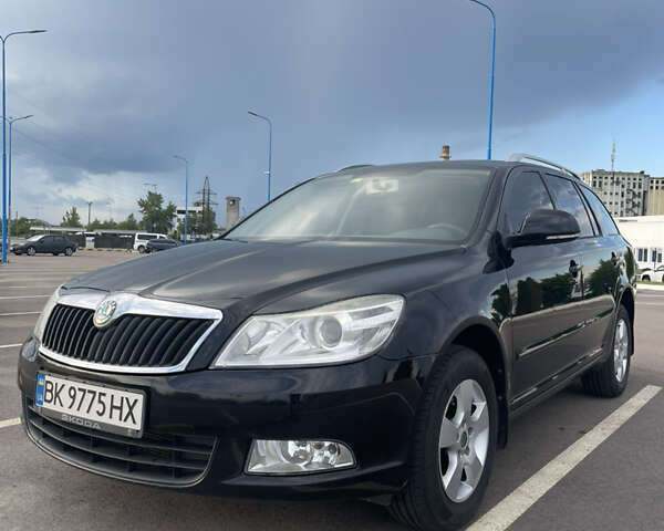 Чорний Шкода Октавія, об'ємом двигуна 1.6 л та пробігом 318 тис. км за 7200 $, фото 1 на Automoto.ua