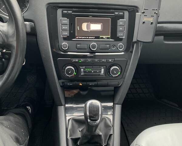 Черный Шкода Октавия, объемом двигателя 2 л и пробегом 252 тыс. км за 12000 $, фото 35 на Automoto.ua