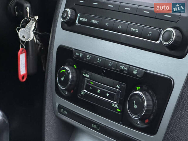 Черный Шкода Октавия, объемом двигателя 1.98 л и пробегом 188 тыс. км за 8700 $, фото 45 на Automoto.ua