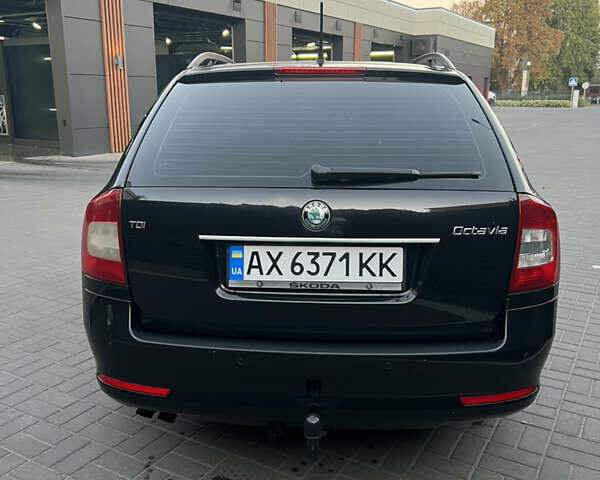 Черный Шкода Октавия, объемом двигателя 2 л и пробегом 278 тыс. км за 8999 $, фото 3 на Automoto.ua
