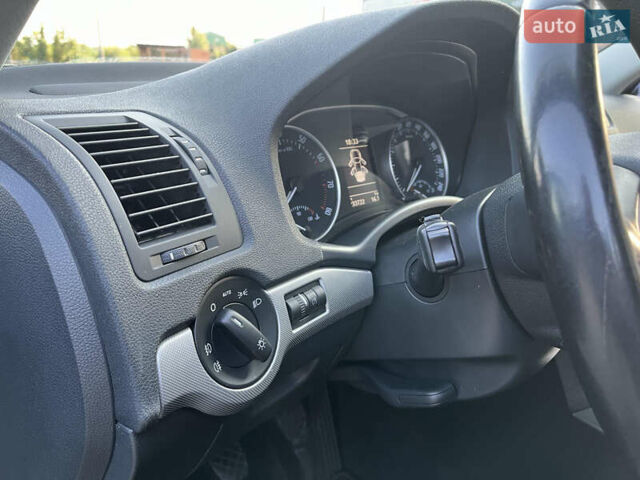 Черный Шкода Октавия, объемом двигателя 1.2 л и пробегом 230 тыс. км за 6800 $, фото 30 на Automoto.ua