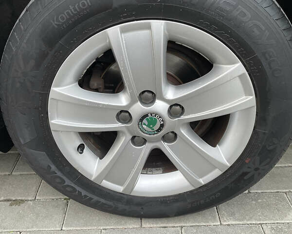 Чорний Шкода Октавія, об'ємом двигуна 1.6 л та пробігом 194 тис. км за 9399 $, фото 48 на Automoto.ua