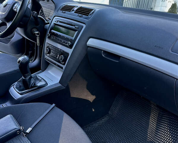 Чорний Шкода Октавія, об'ємом двигуна 1.6 л та пробігом 247 тис. км за 6900 $, фото 33 на Automoto.ua